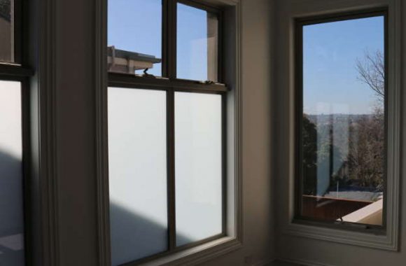 window-privacy-film-bedroom700x600